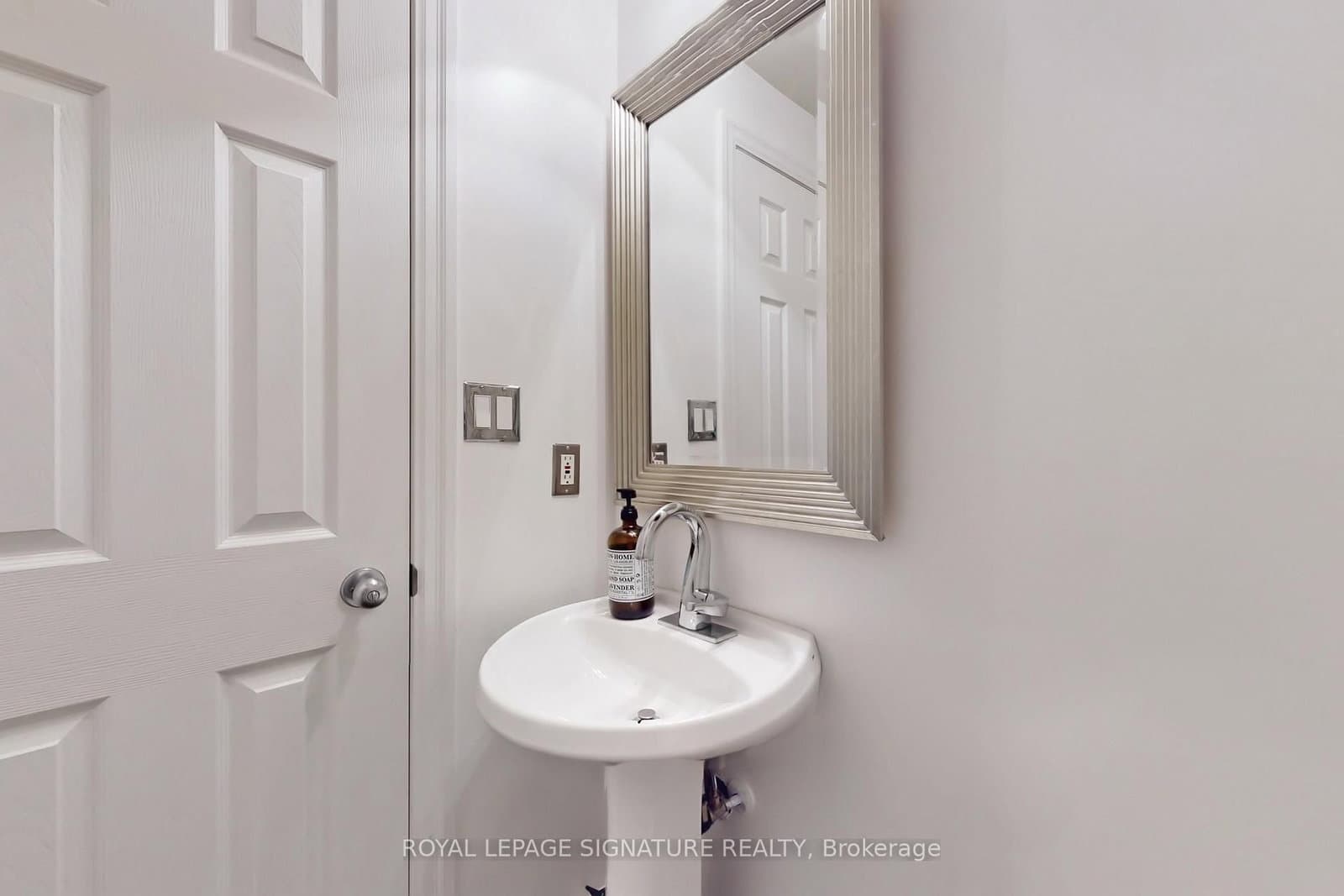 6 Wellesley Place, Unit 42 - Image 6