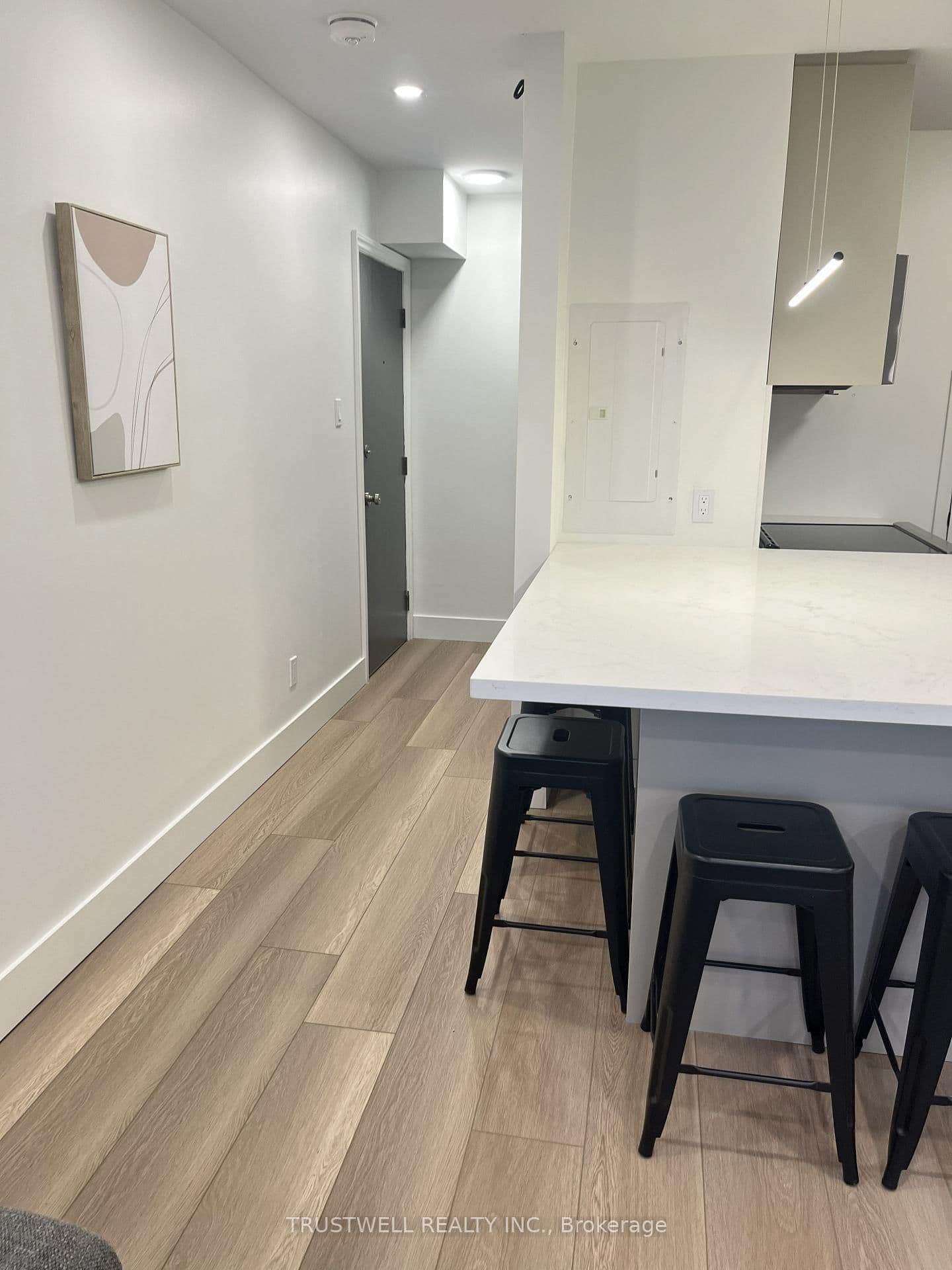 909 Millwood Road, Unit Unit B - Image 3