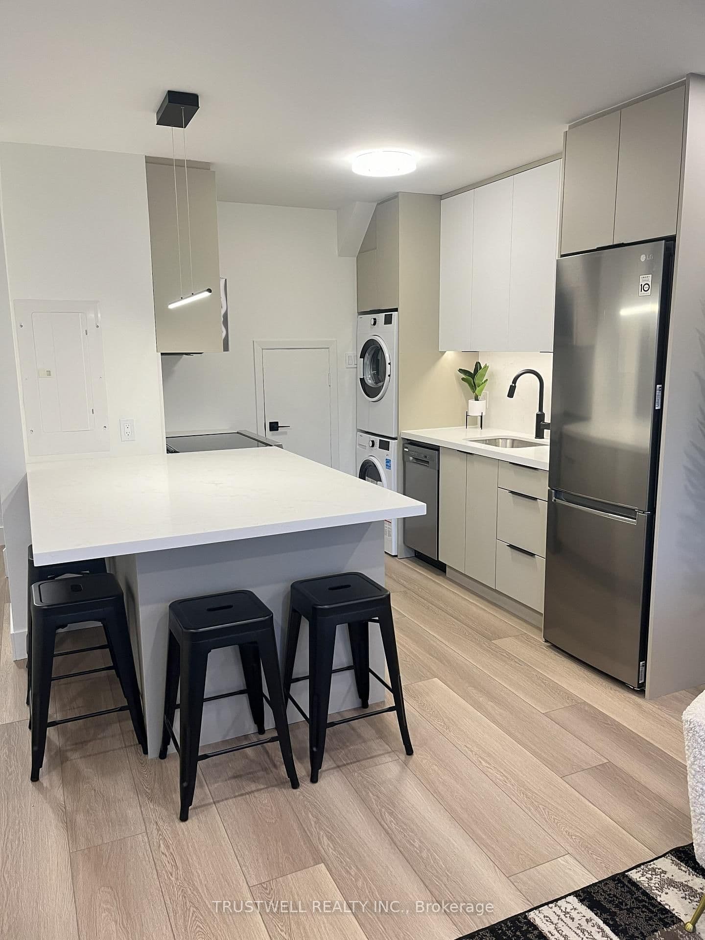 909 Millwood Road, Unit Unit B - Image 5