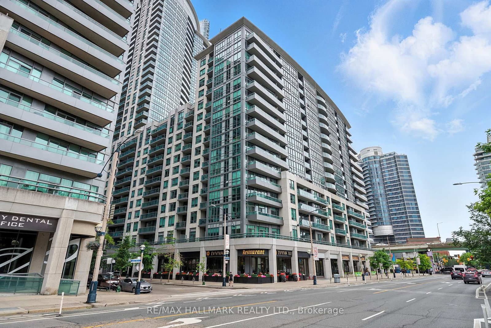 25 Lower Simcoe Street, Unit 301 - Image 4