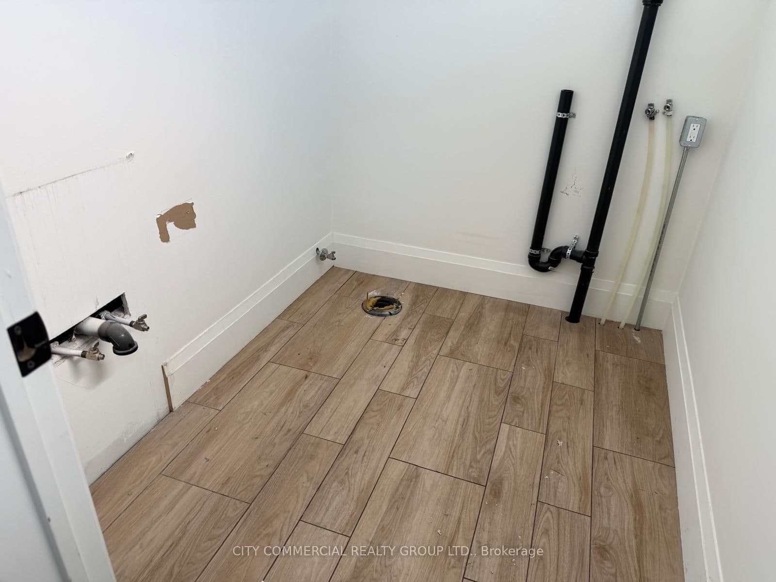 2535 Dundas Street W, Unit Unit 2 - Image 4