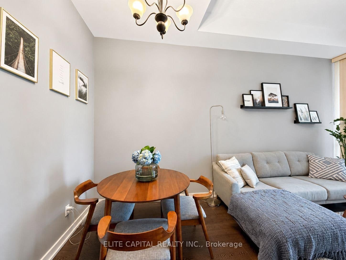20 Bruyeres Mews, Unit 628 - Image 5