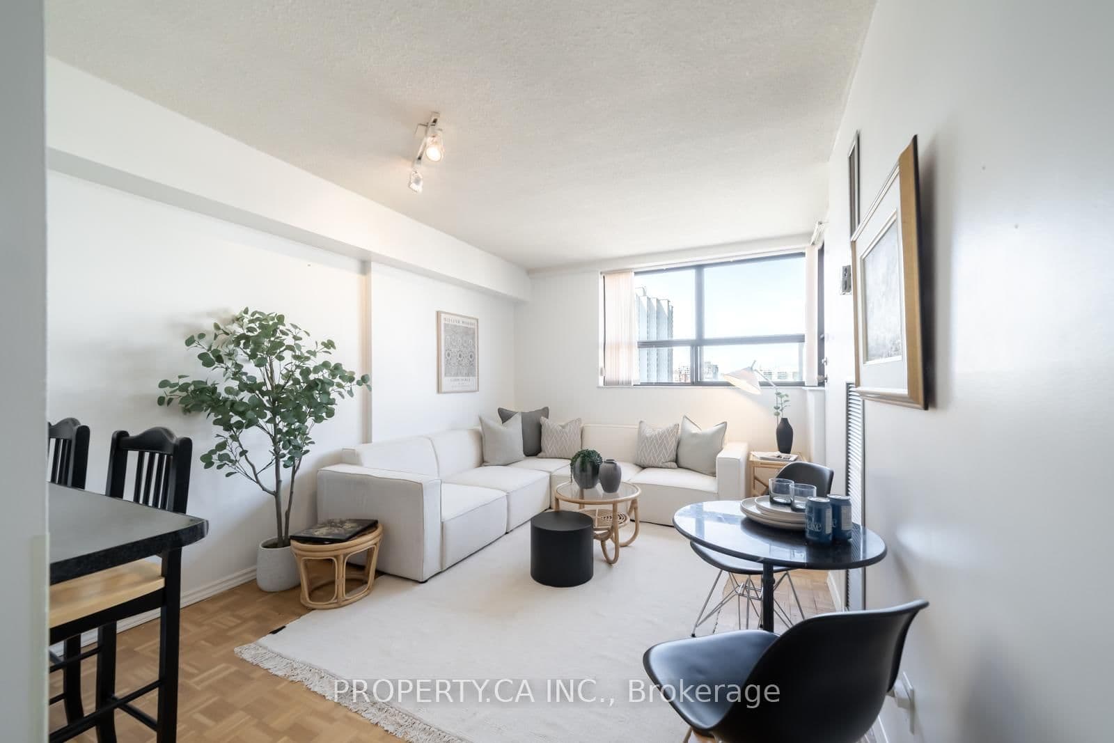80 St Patrick Street, Unit 914 - Image 2