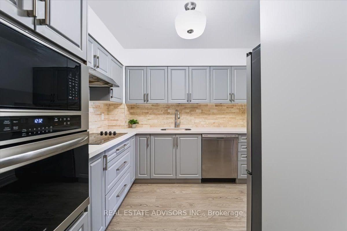 21 Overlea Boulevard, Unit Ph#07 - Image 4