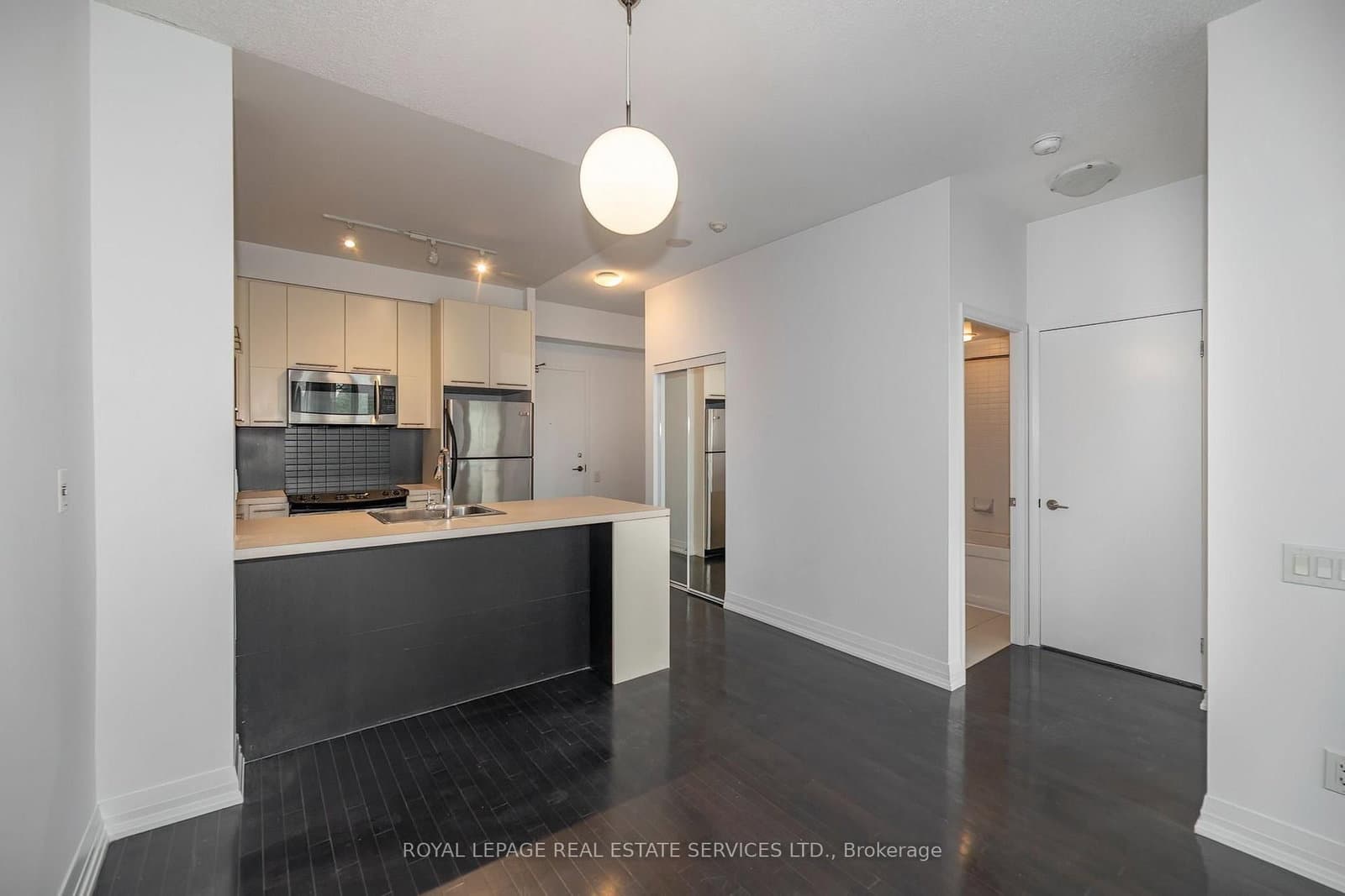 25 Carlton Street, Unit 603 - Image 4