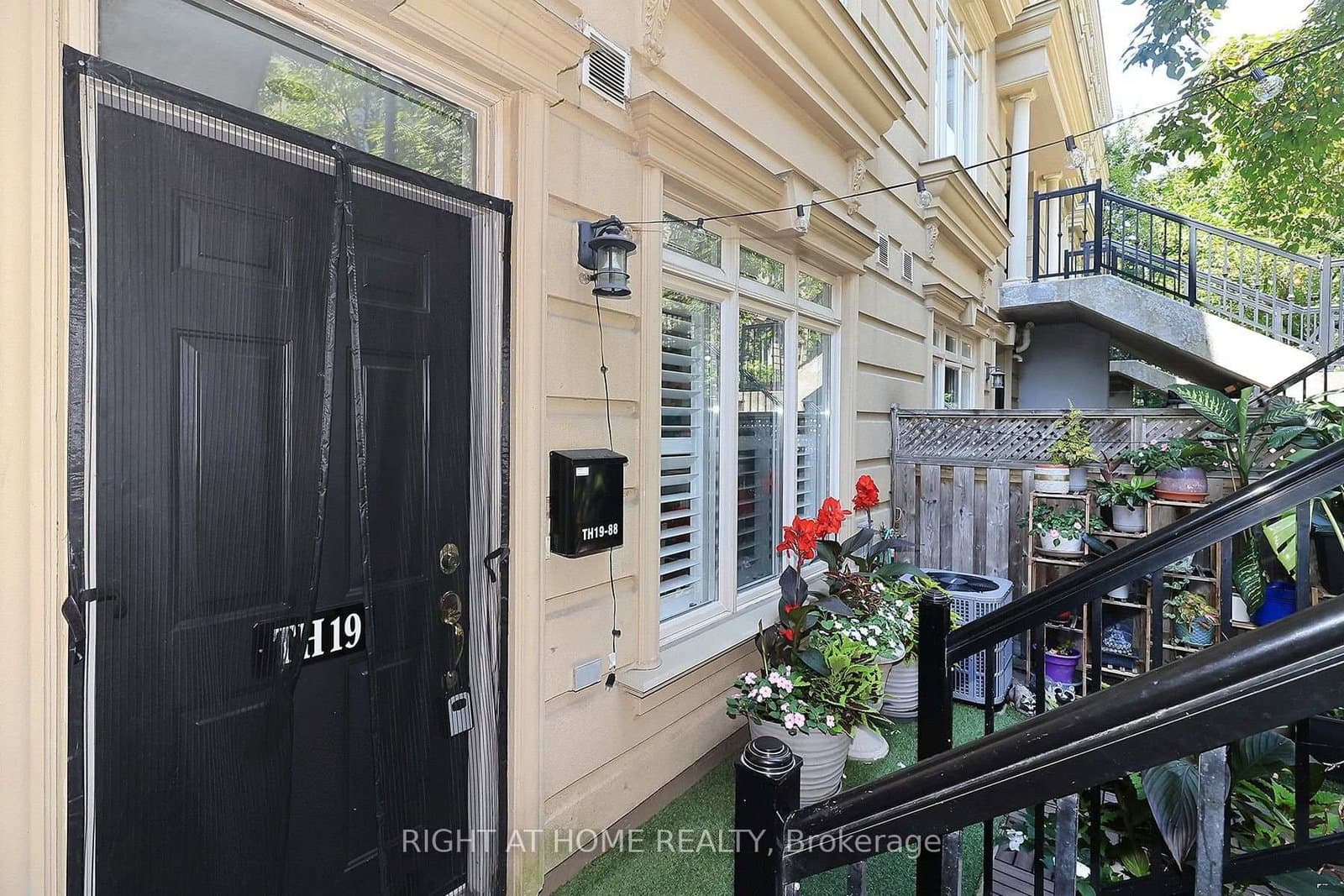 88 Carr Street, Unit 19 - Image 6