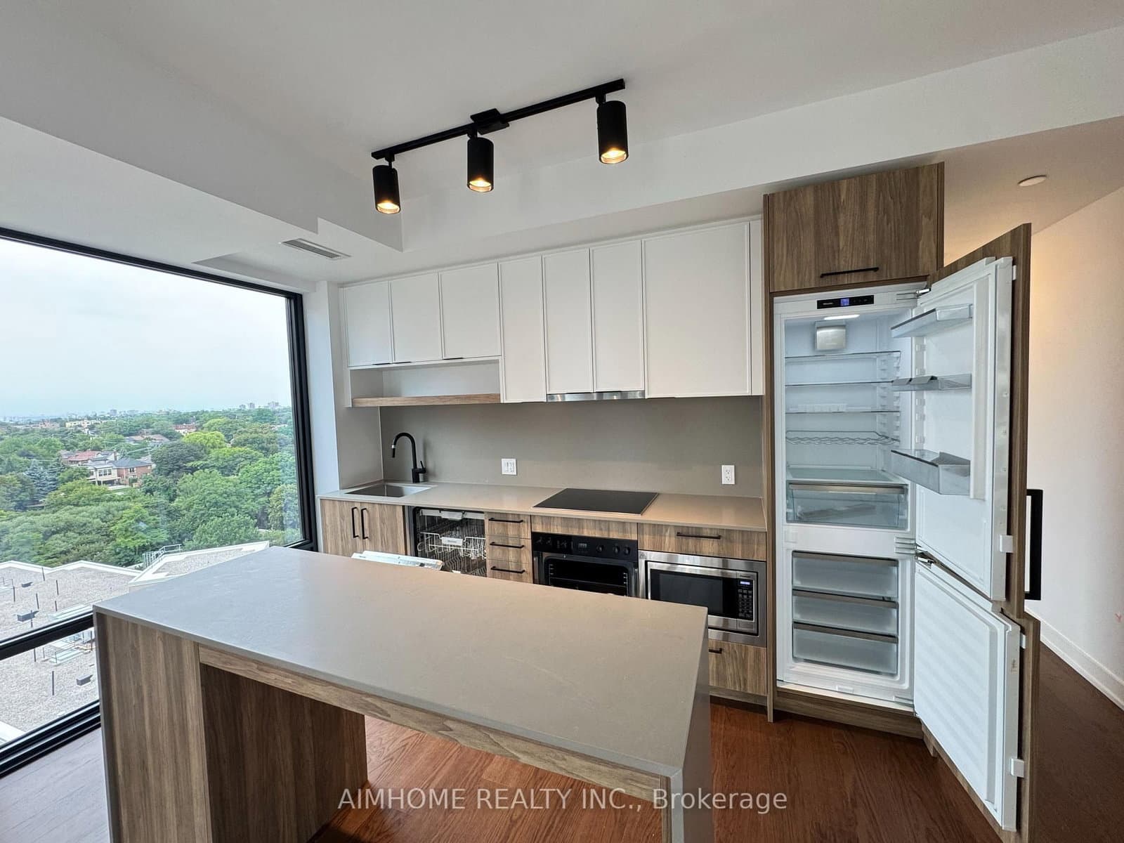 91 Montclair Avenue, Unit 1606 - Image 4