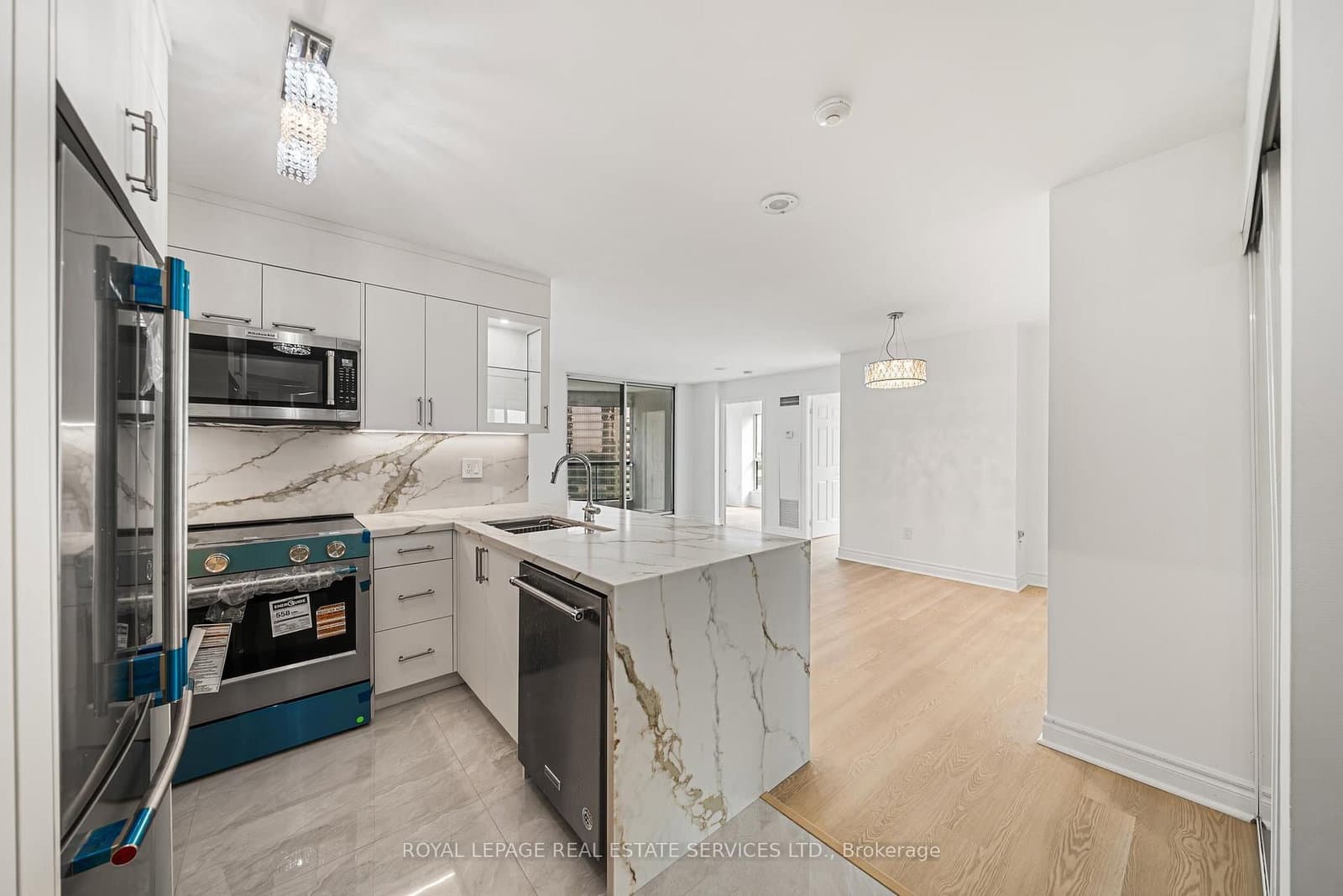 7 Lorraine Drive, Unit 1912 - Image 4