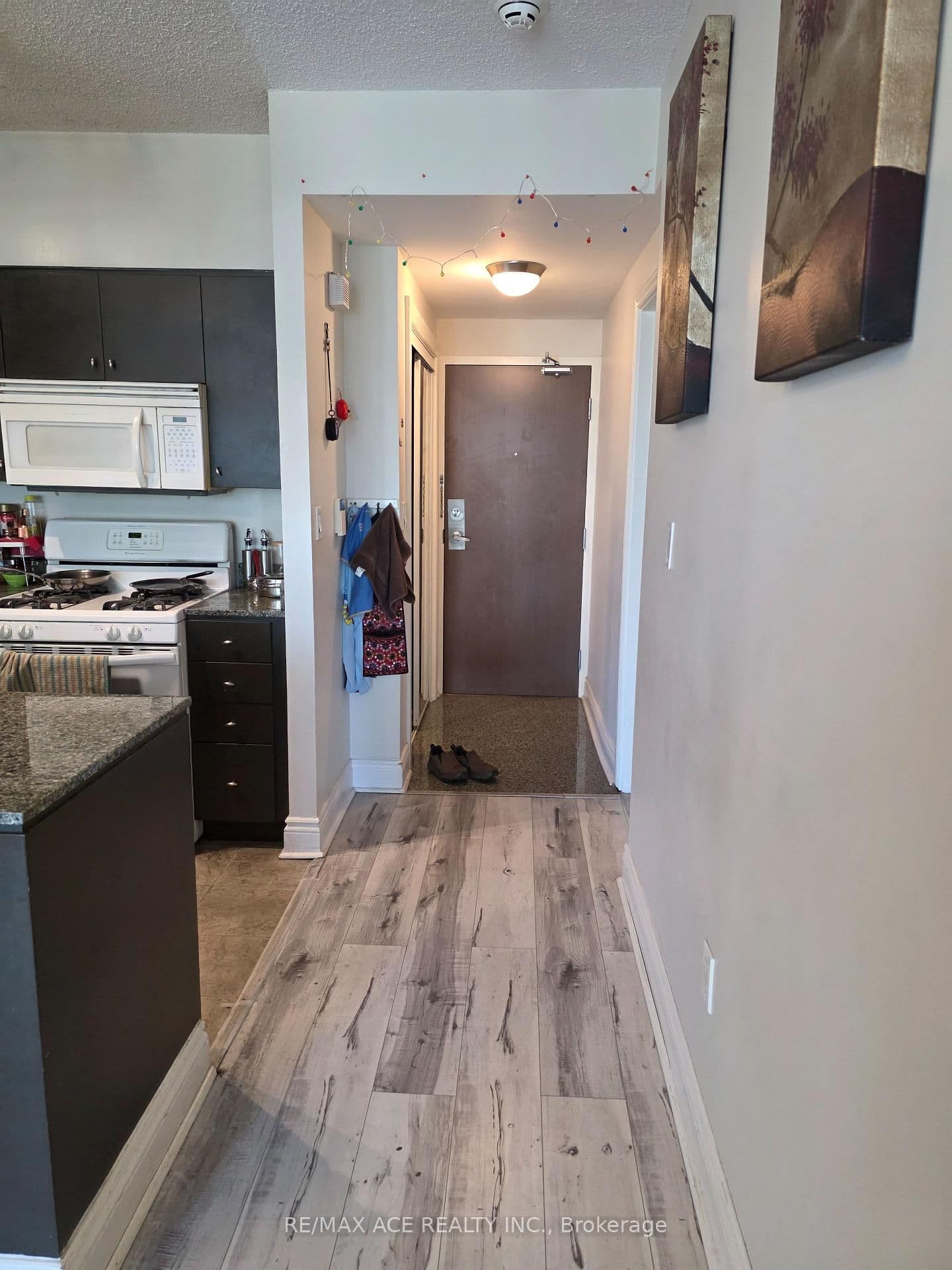 35 Mariner Terrace, Unit 1801 - Image 2