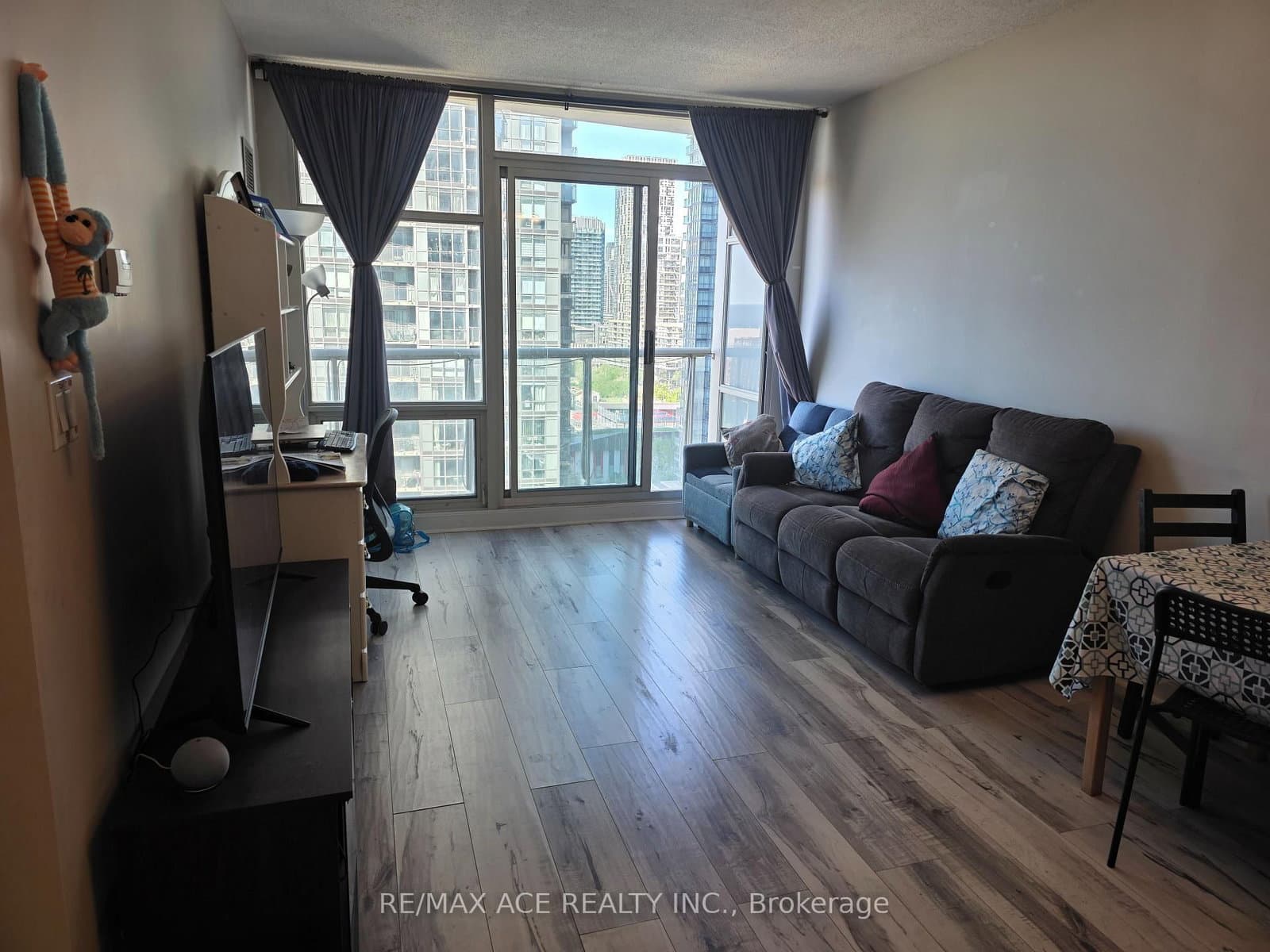 35 Mariner Terrace, Unit 1801 - Image 3