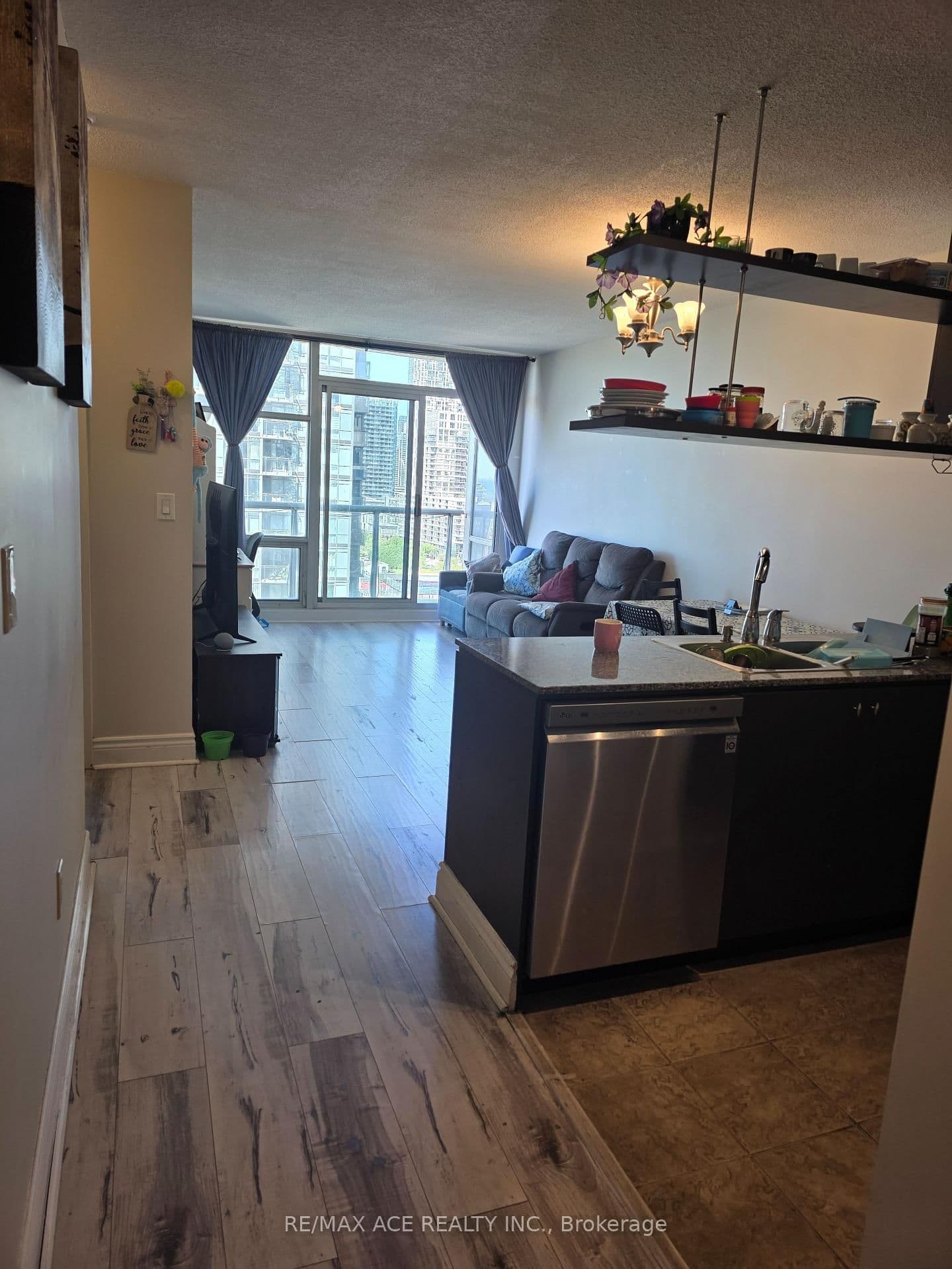 35 Mariner Terrace, Unit 1801 - Image 4
