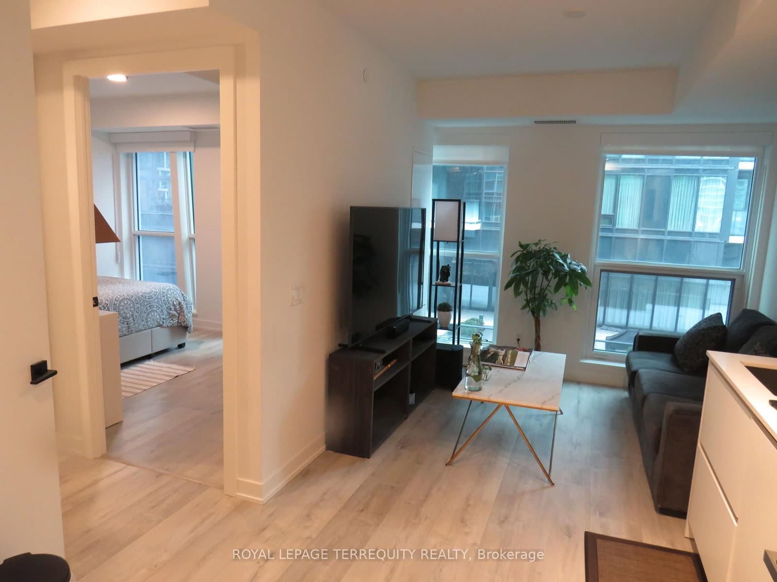 327 King Street W, Unit 805 - Image 2