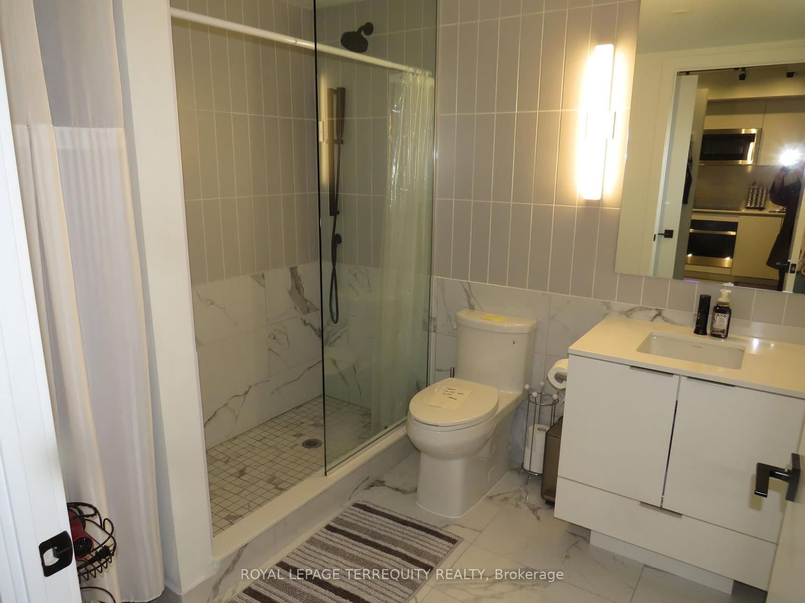 327 King Street W, Unit 805 - Image 6