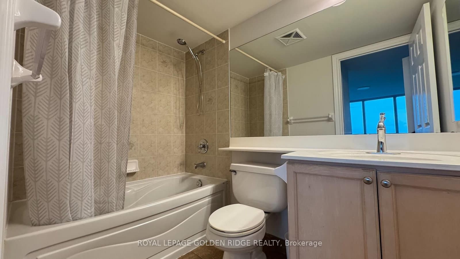 15 Greenview Avenue, Unit 1307 - Image 4