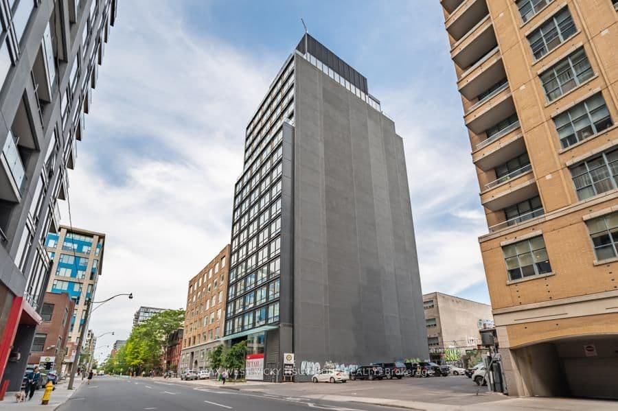 458 Richmond Street W, Unit 806