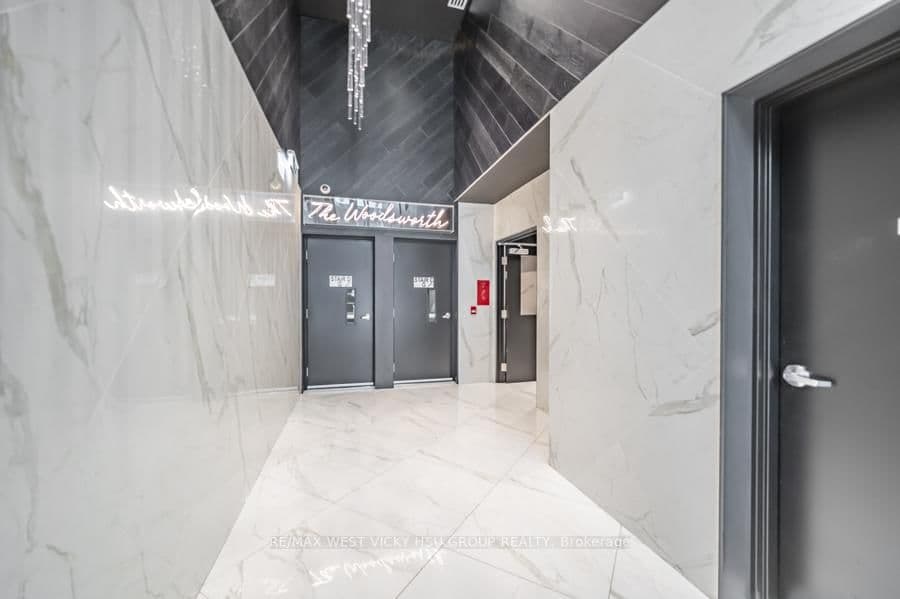 458 Richmond Street W, Unit 806 - Image 2
