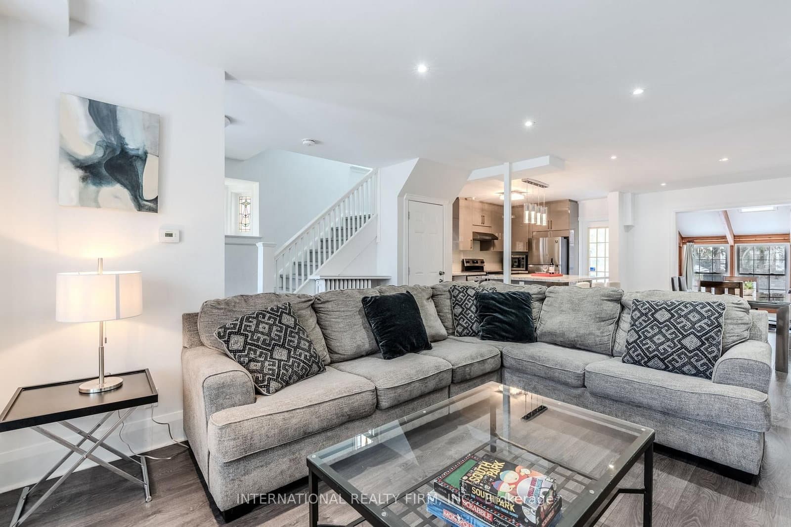 47 Maxwell Avenue - Image 2