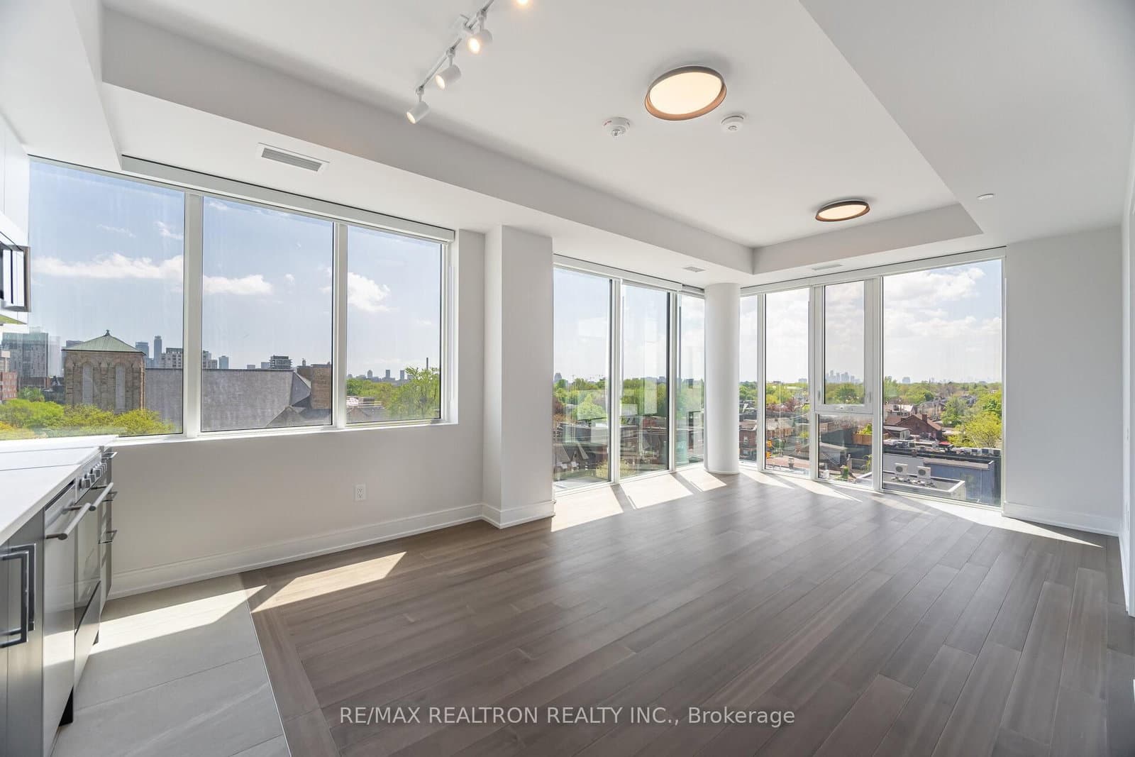 664 Spadina Avenue, Unit 710 - Image 5