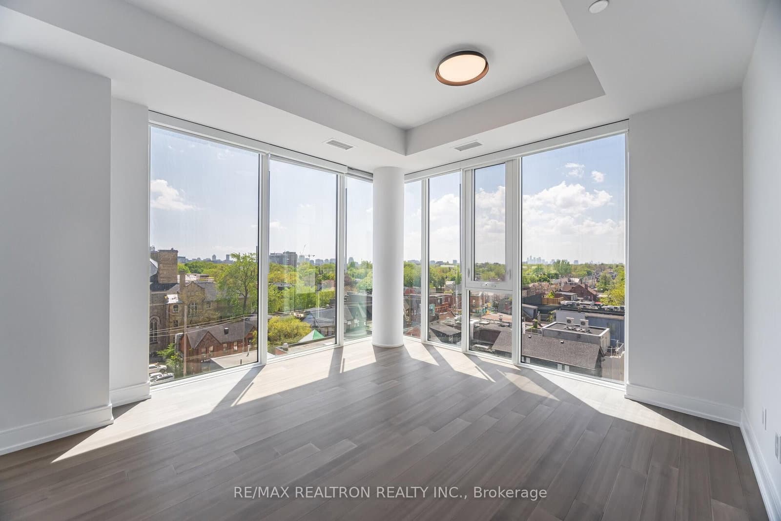 664 Spadina Avenue, Unit 710 - Image 6