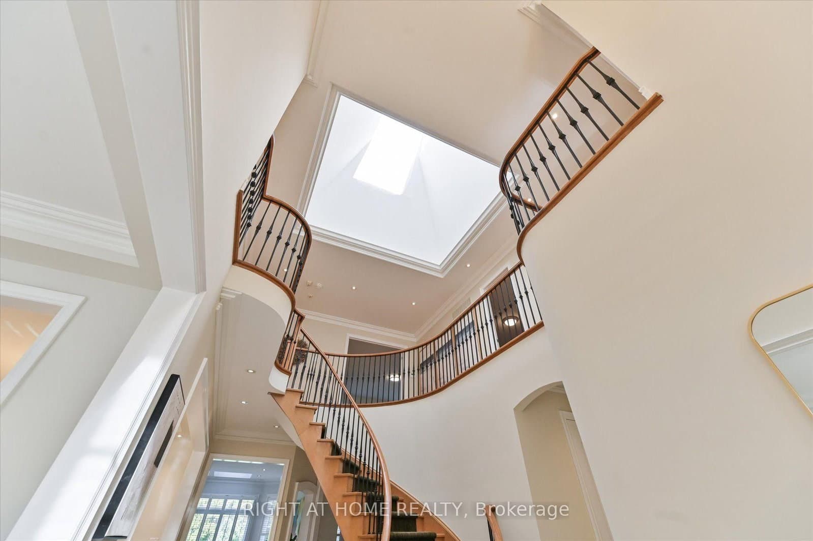 154 Charlton Boulevard - Image 6