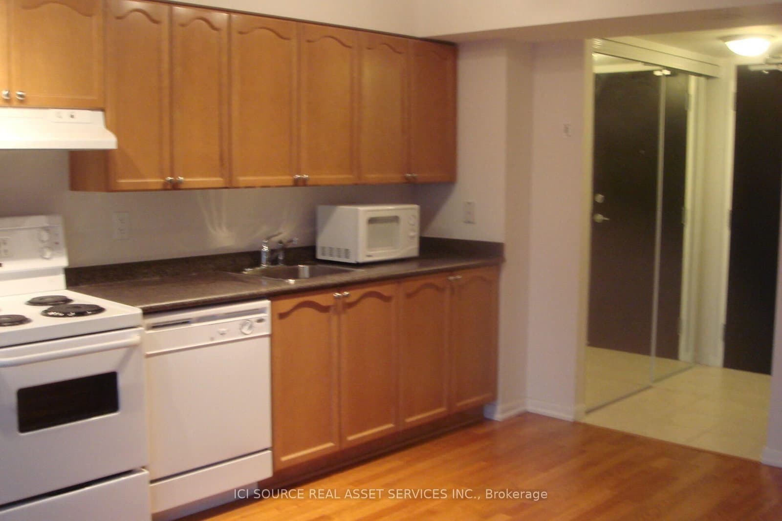 231 Fort York Boulevard, Unit 625 - Image 3