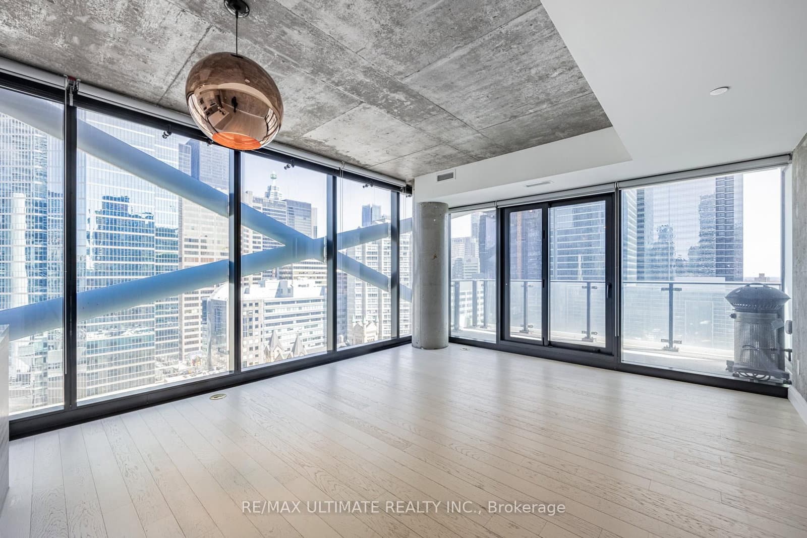 224 King Street W, Unit 1504 - Image 4