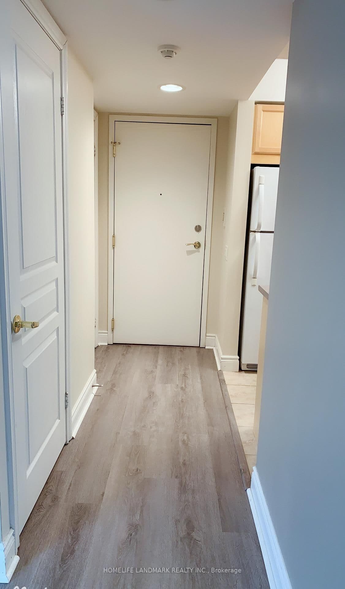 15 Northtown Way, Unit 822 - Image 3