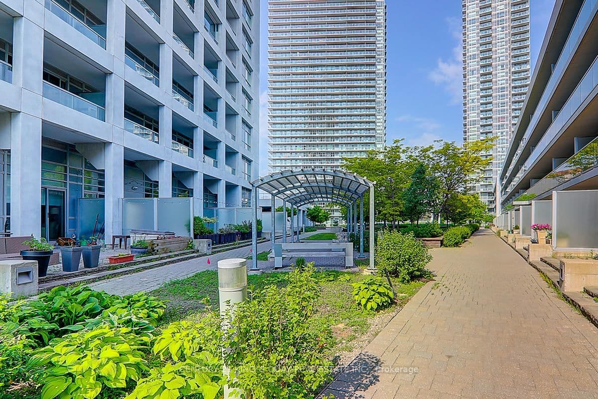 2015 Sheppard Avenue E, Unit 1108 - Image 6