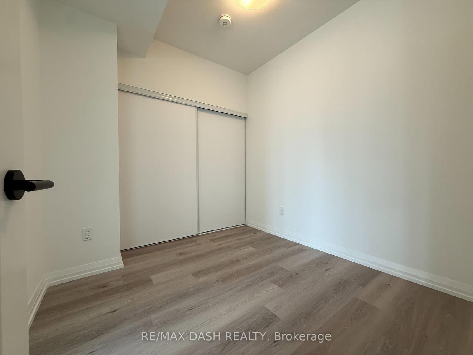 280 Dundas Street W, Unit 2709 - Image 3