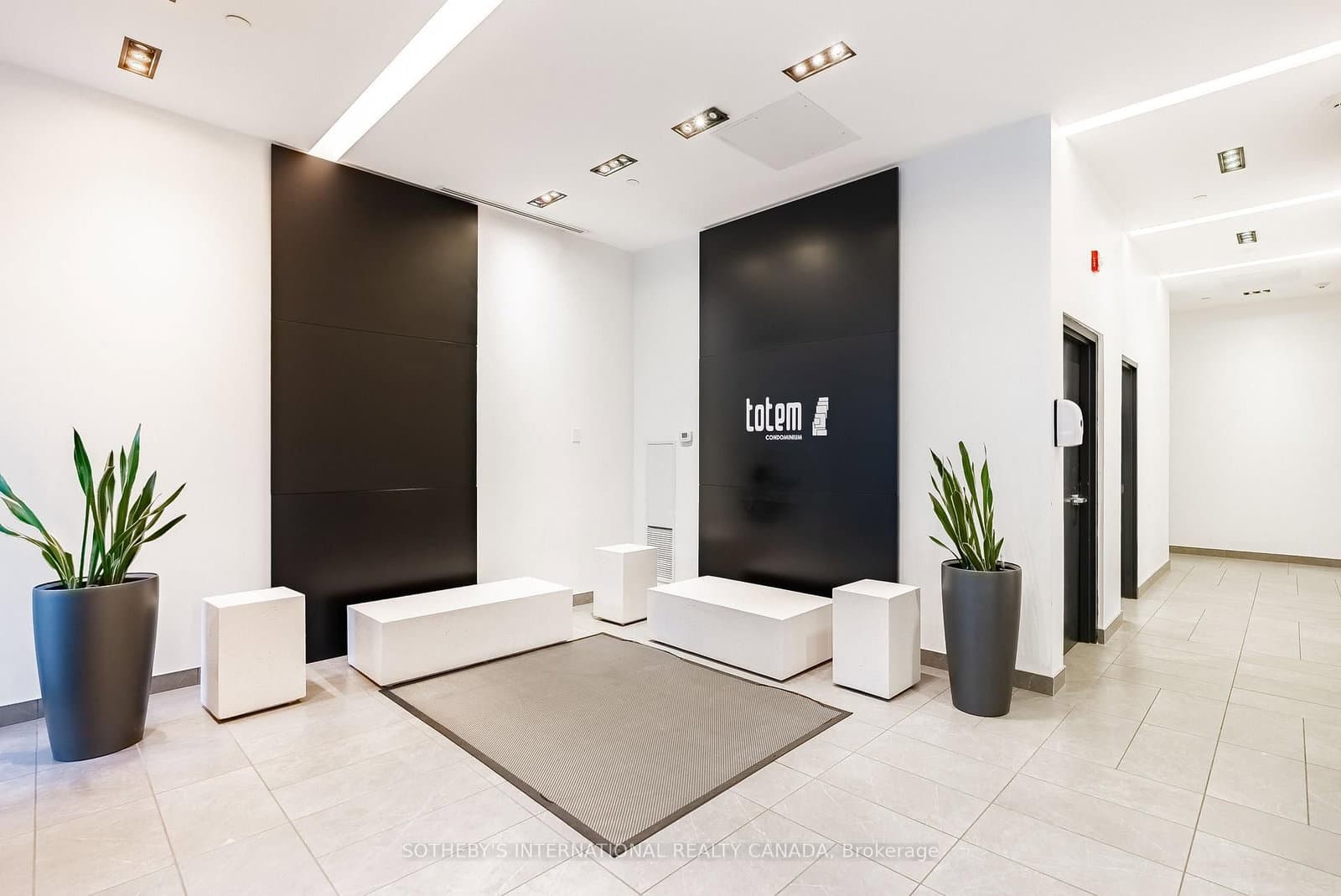17 Dundonald Street, Unit 302 - Image 3