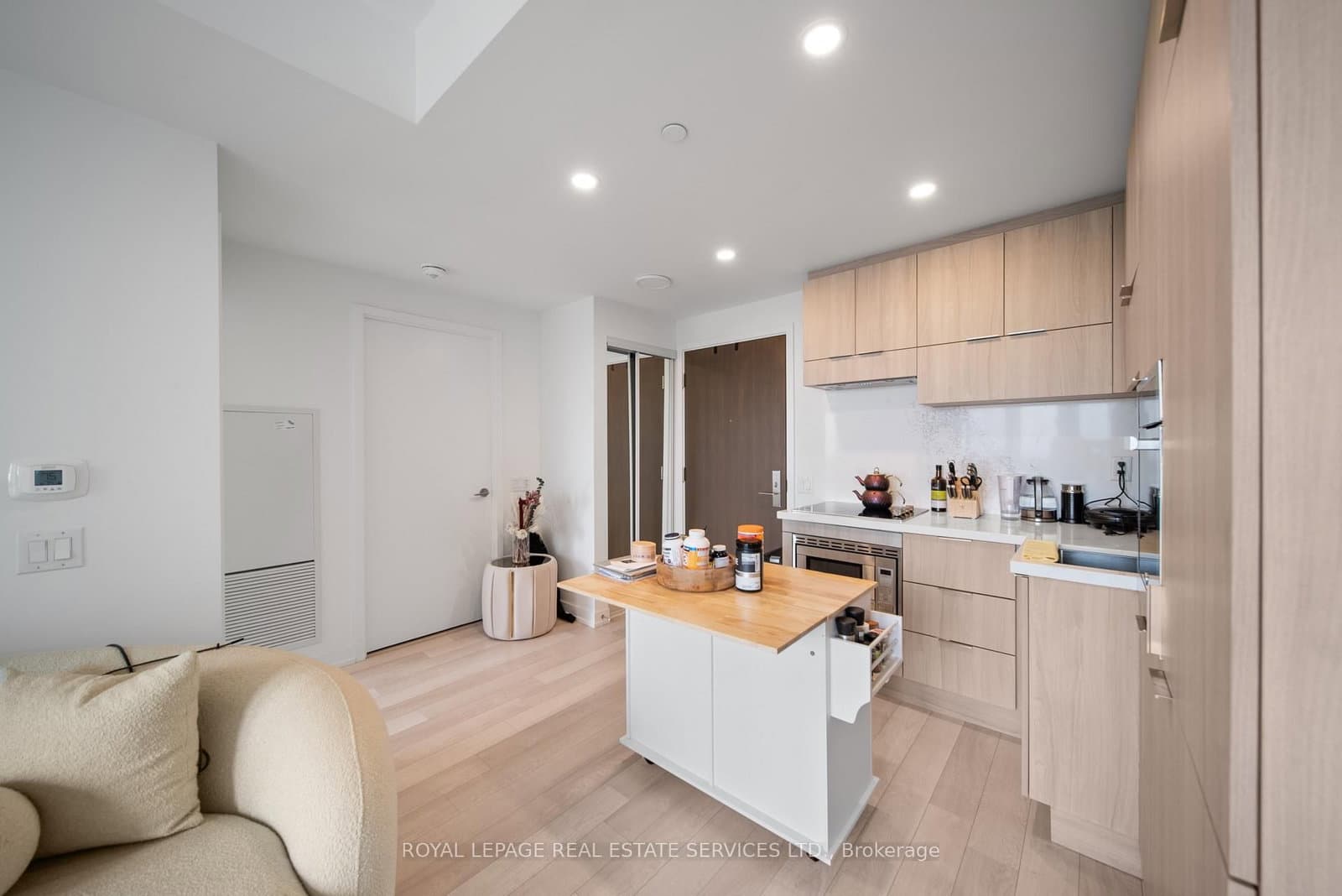 39 Roehampton Avenue, Unit 4207 - Image 2