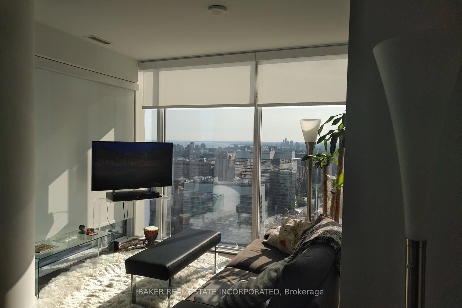 15 Grenville Street, Unit 3703 - Image 4