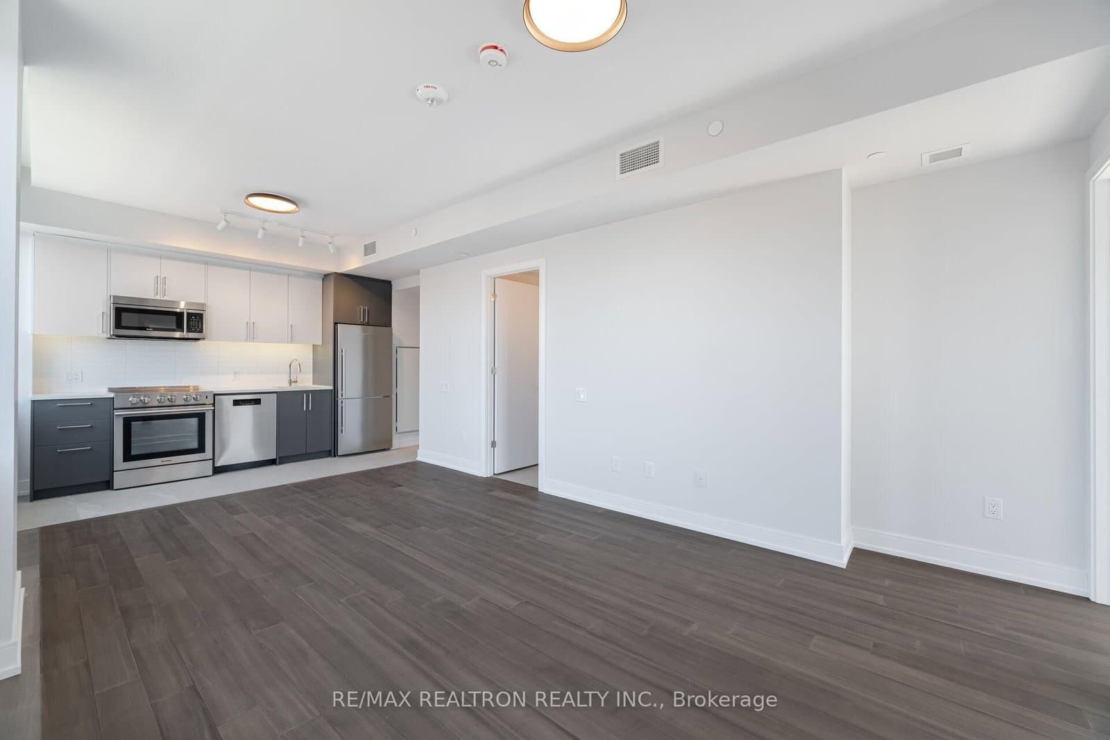 664 Spadina Avenue, Unit 203 - Image 2
