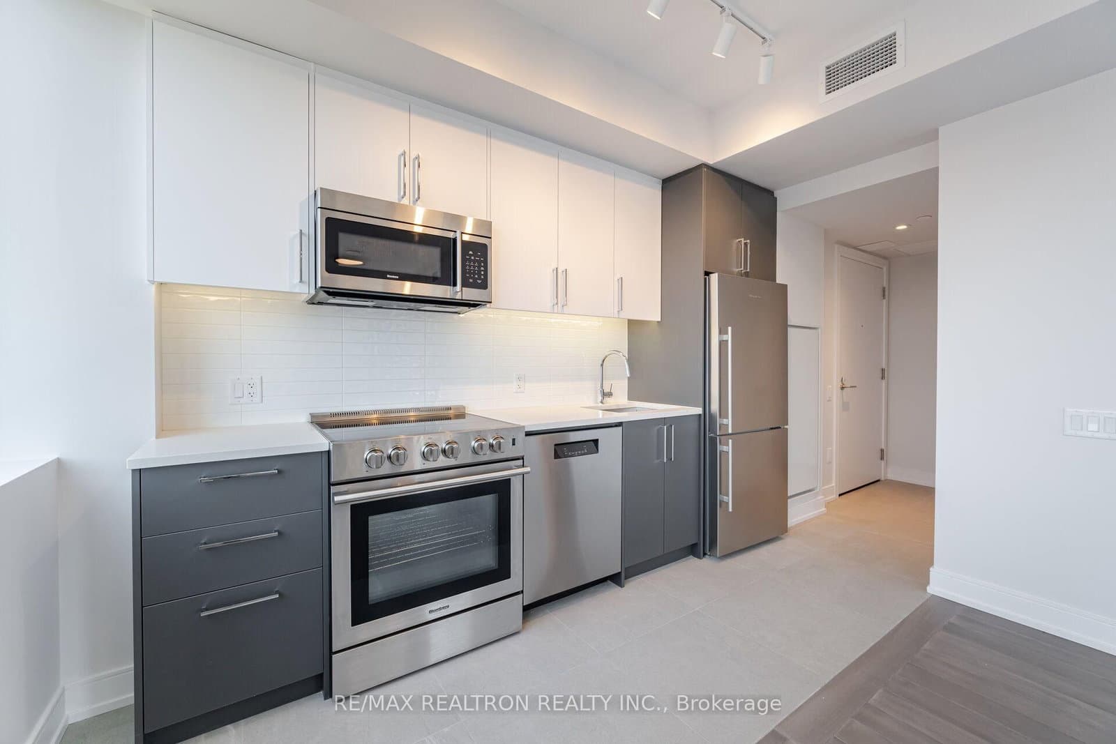 664 Spadina Avenue, Unit 203 - Image 5