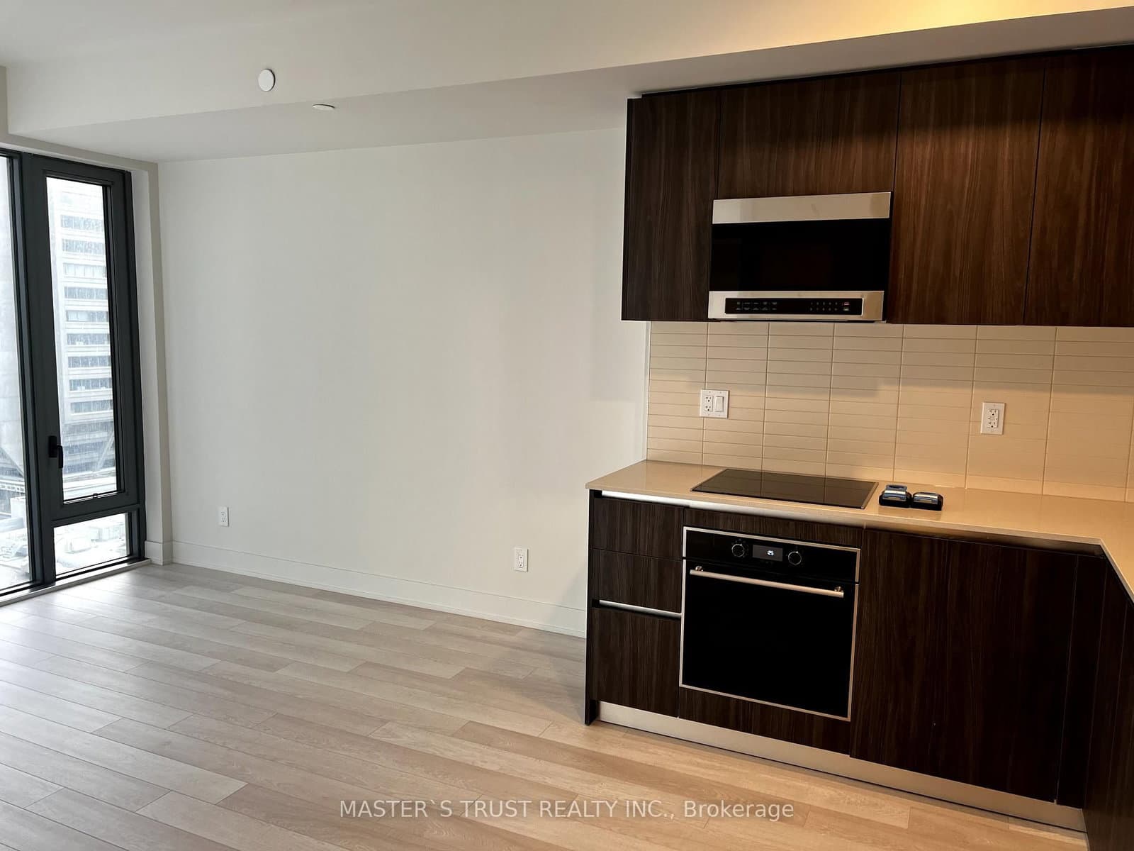 8 Cumberland Street, Unit 1105 - Image 4