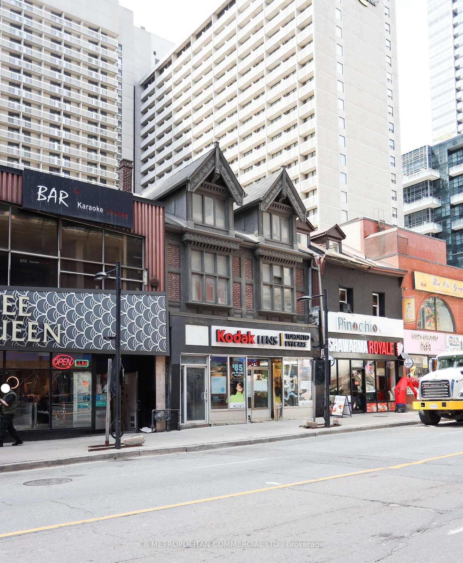 364 Yonge Street - Image 2