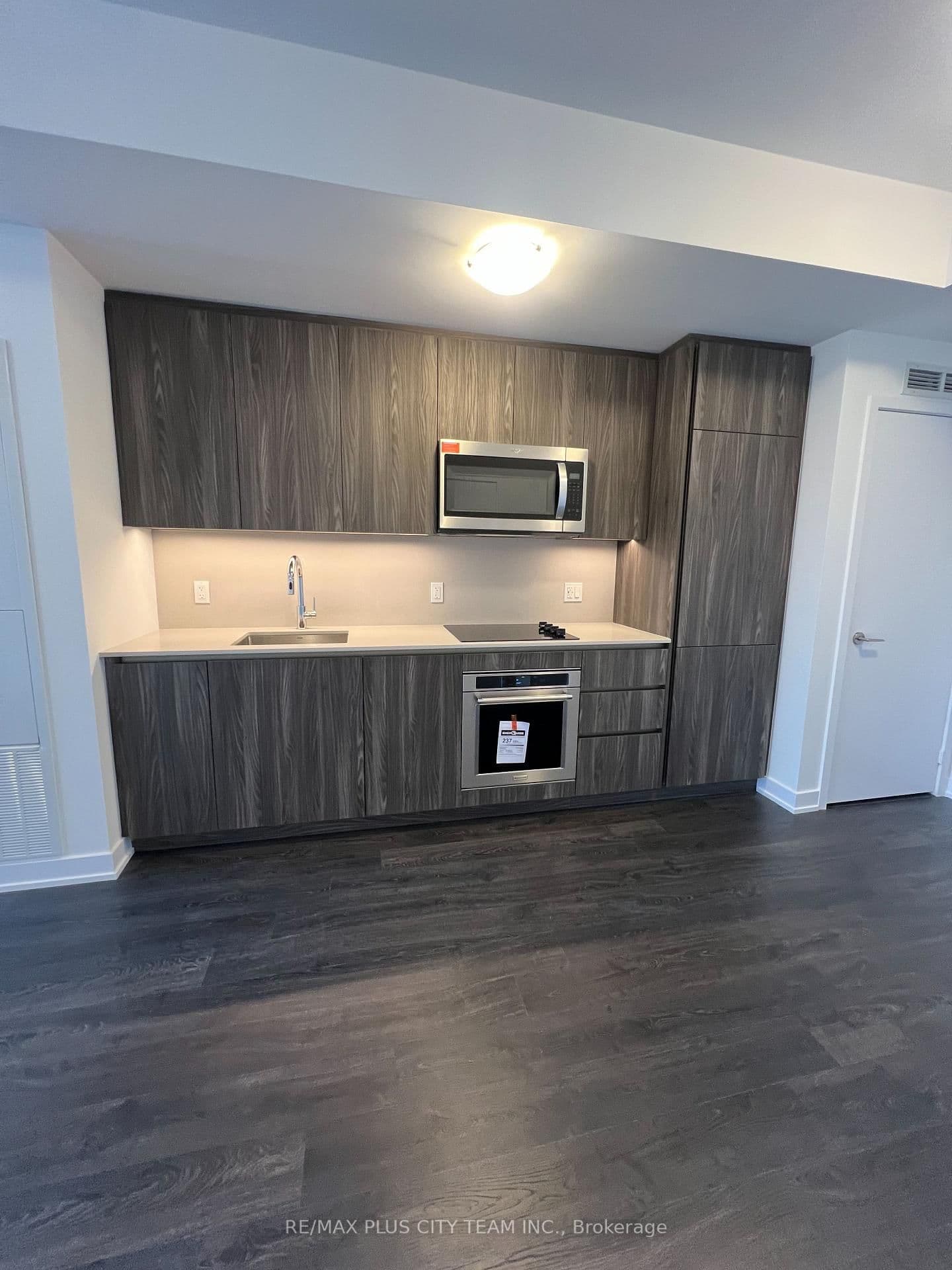 15 Richardson Street, Unit 710 - Image 4