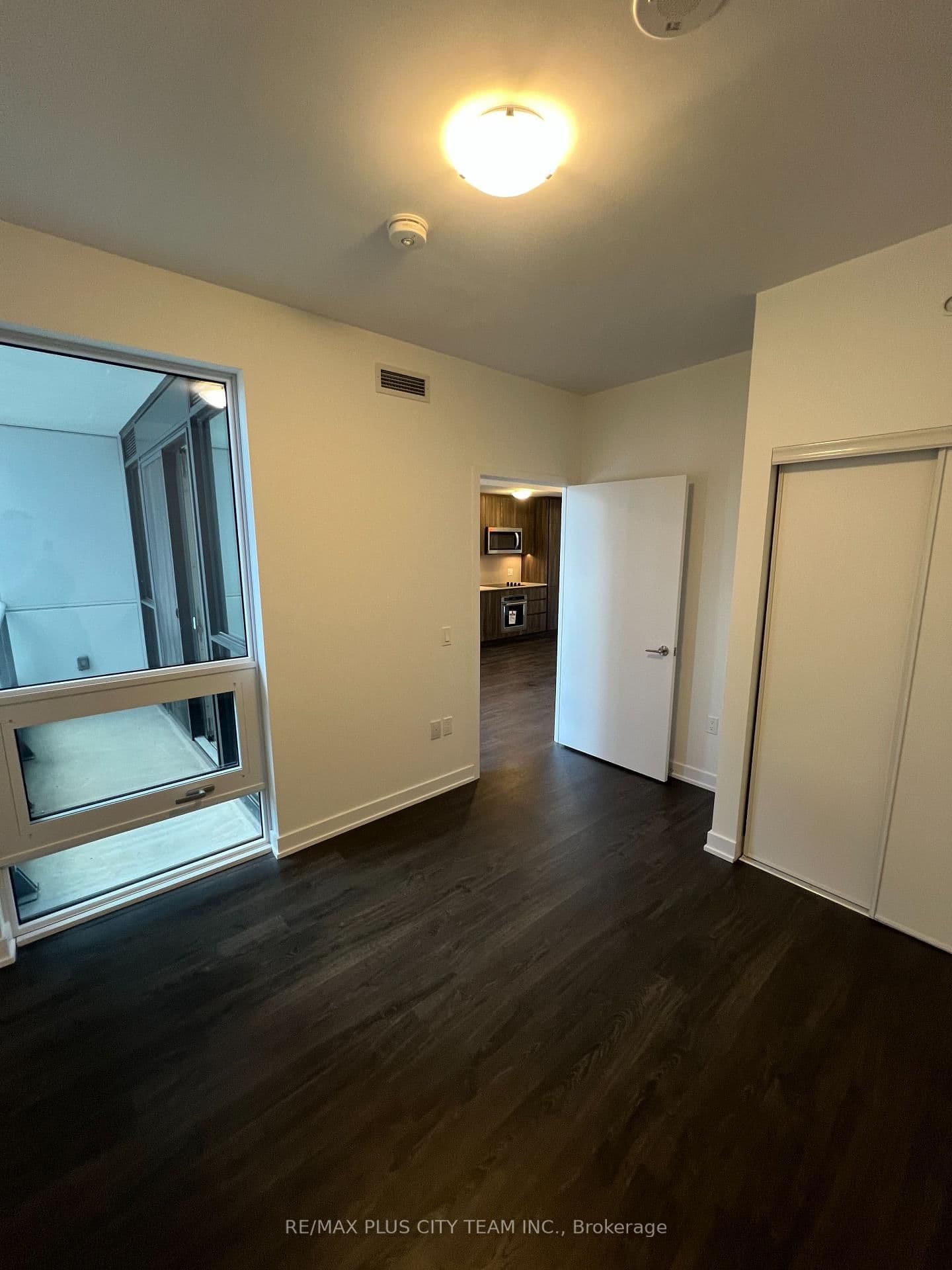15 Richardson Street, Unit 710 - Image 6