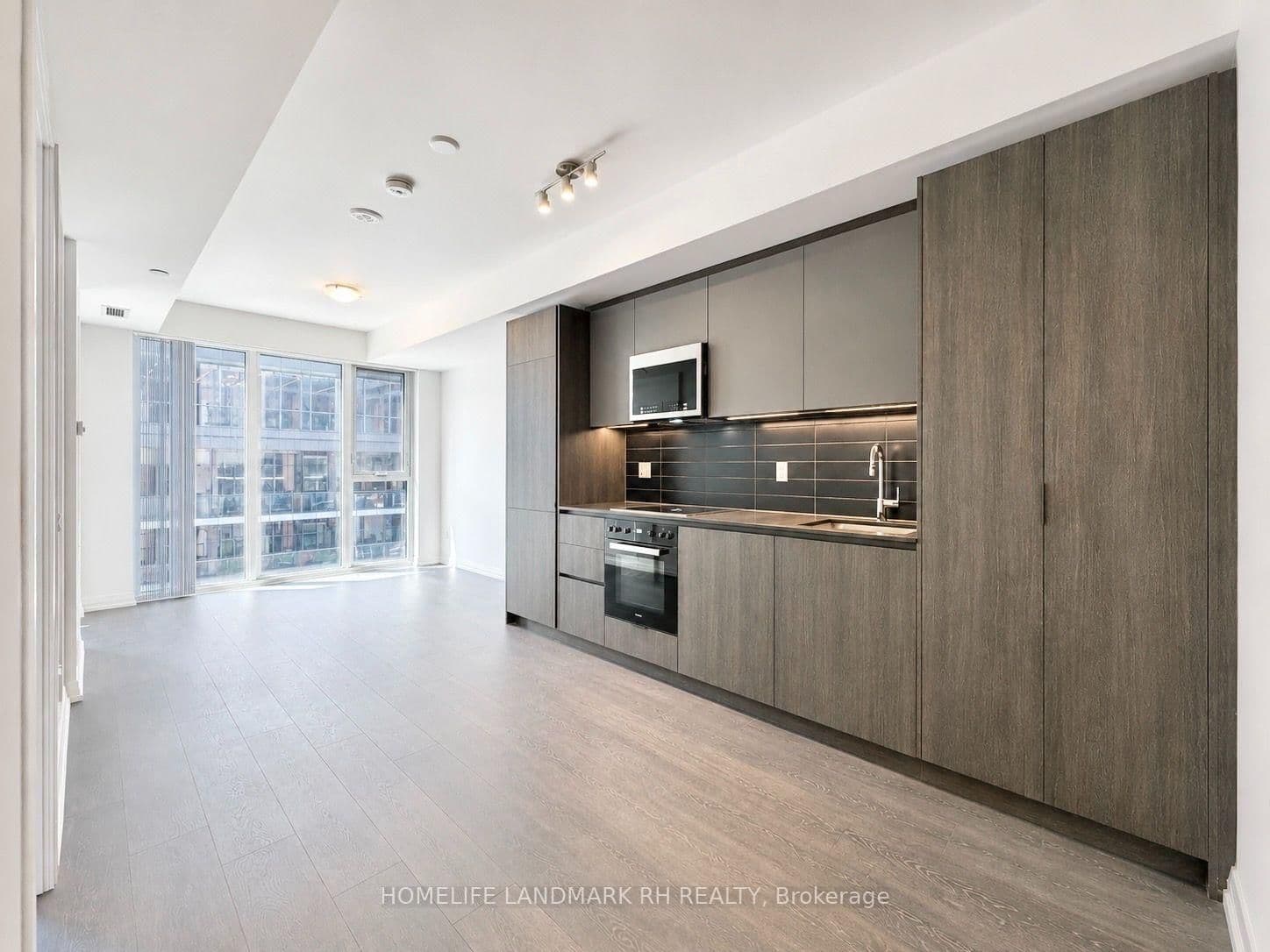 400 King Street W, Unit 619 - Image 2