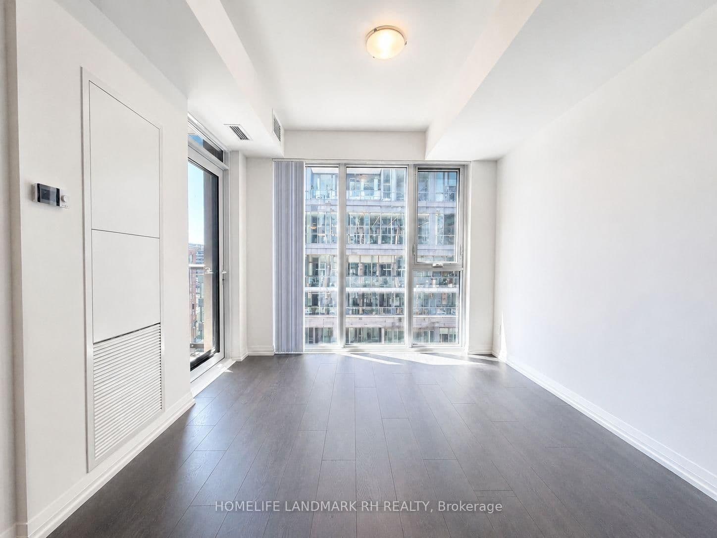 400 King Street W, Unit 619 - Image 3