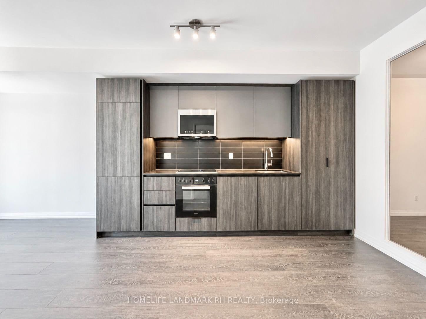 400 King Street W, Unit 619 - Image 4
