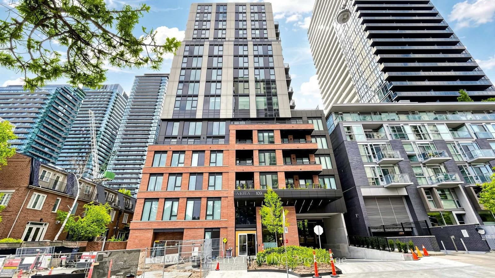 109 Erskine Avenue, Unit 1703 - Image 1