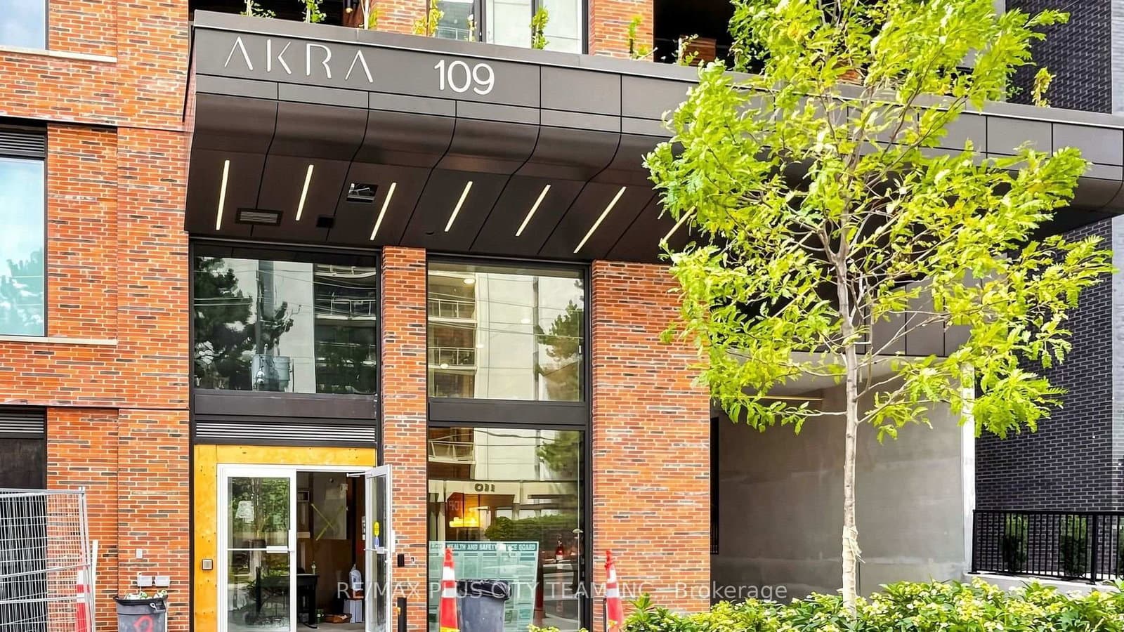 109 Erskine Avenue, Unit 1703 - Image 2