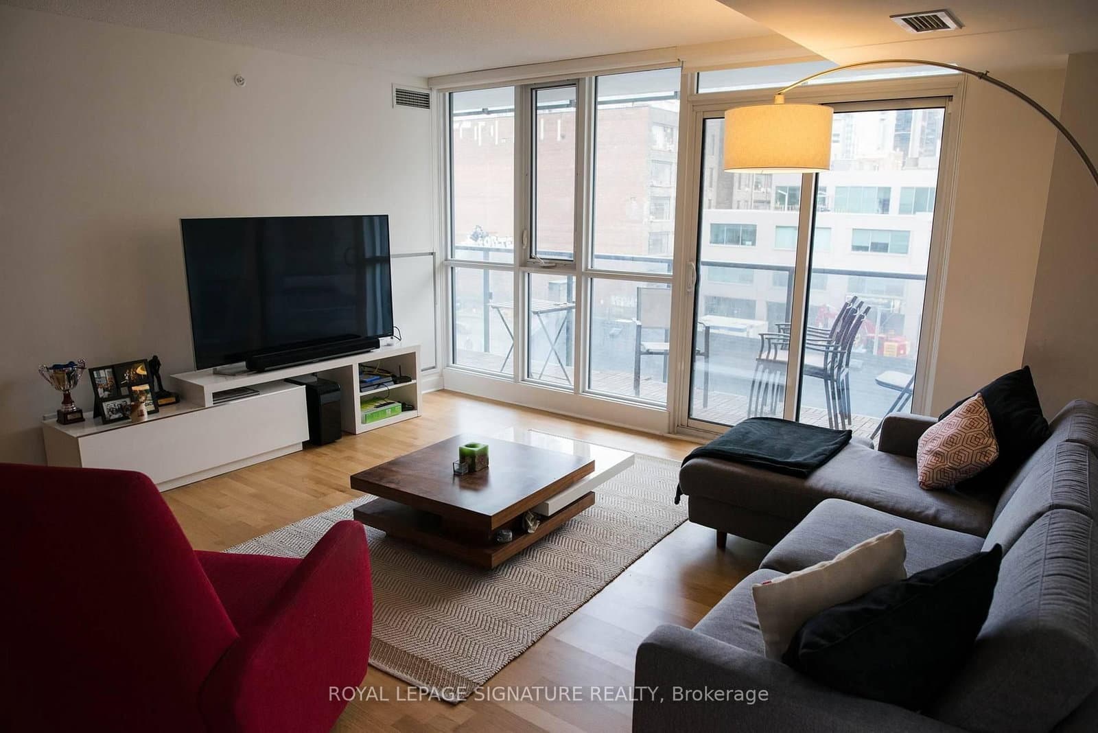 295 Adelaide Street W, Unit 414 - Image 1
