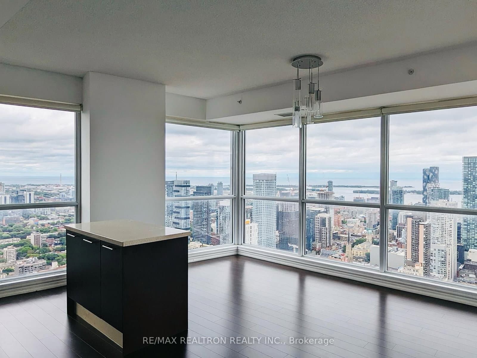 386 Yonge Street, Unit 5207 - Image 5