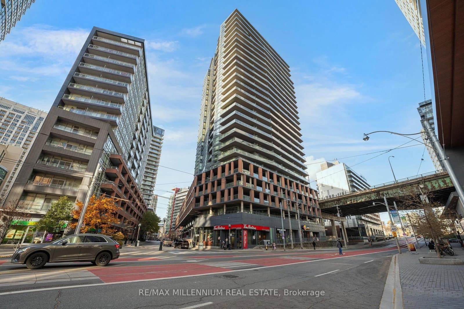 20 Bruyeres Mews, Unit 802 - Image 3