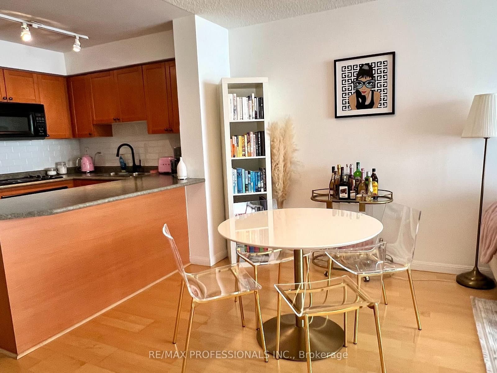 18 Stafford Street, Unit 607 - Image 4