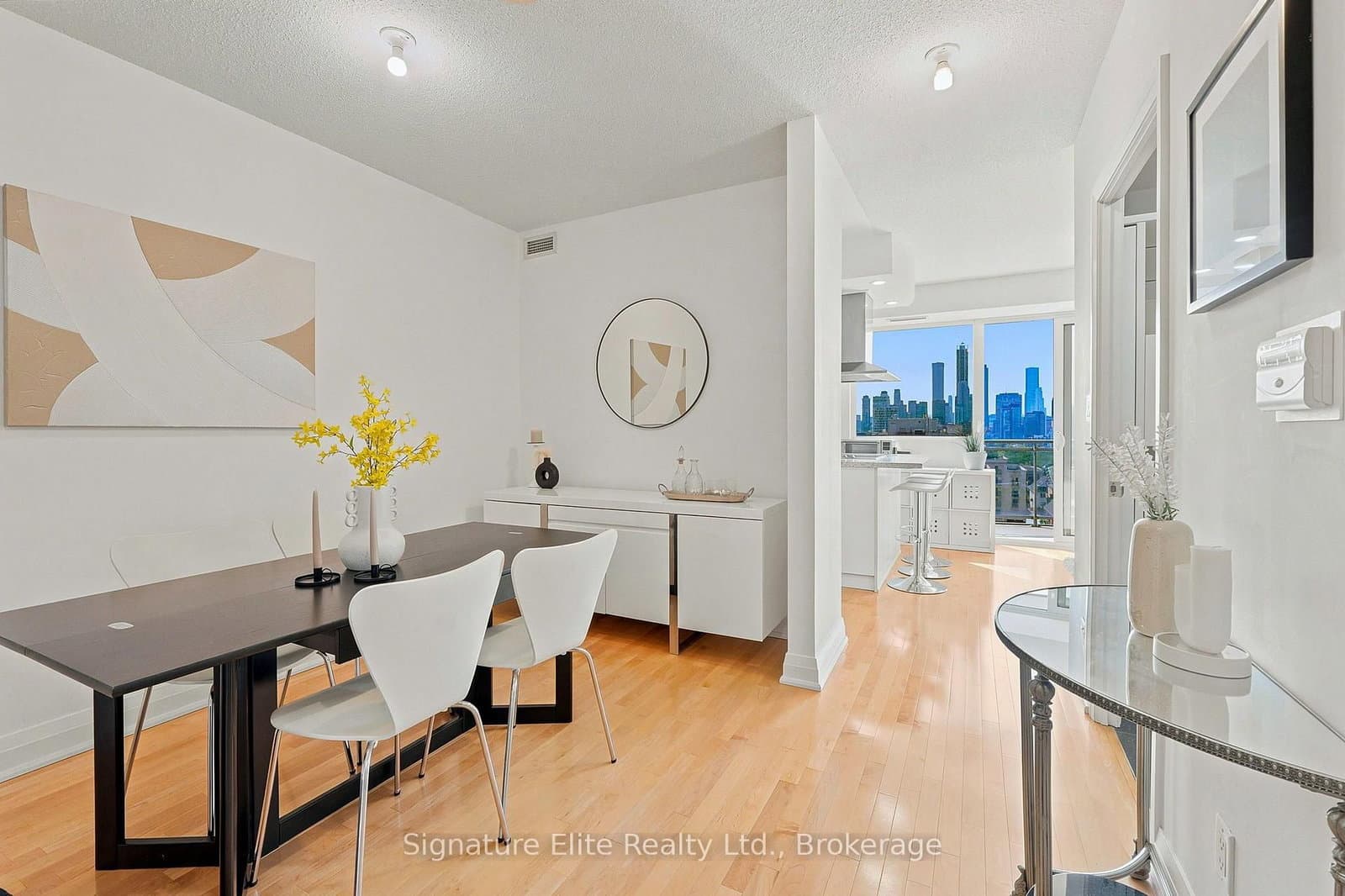 1430 Yonge Street, Unit 902 - Image 2