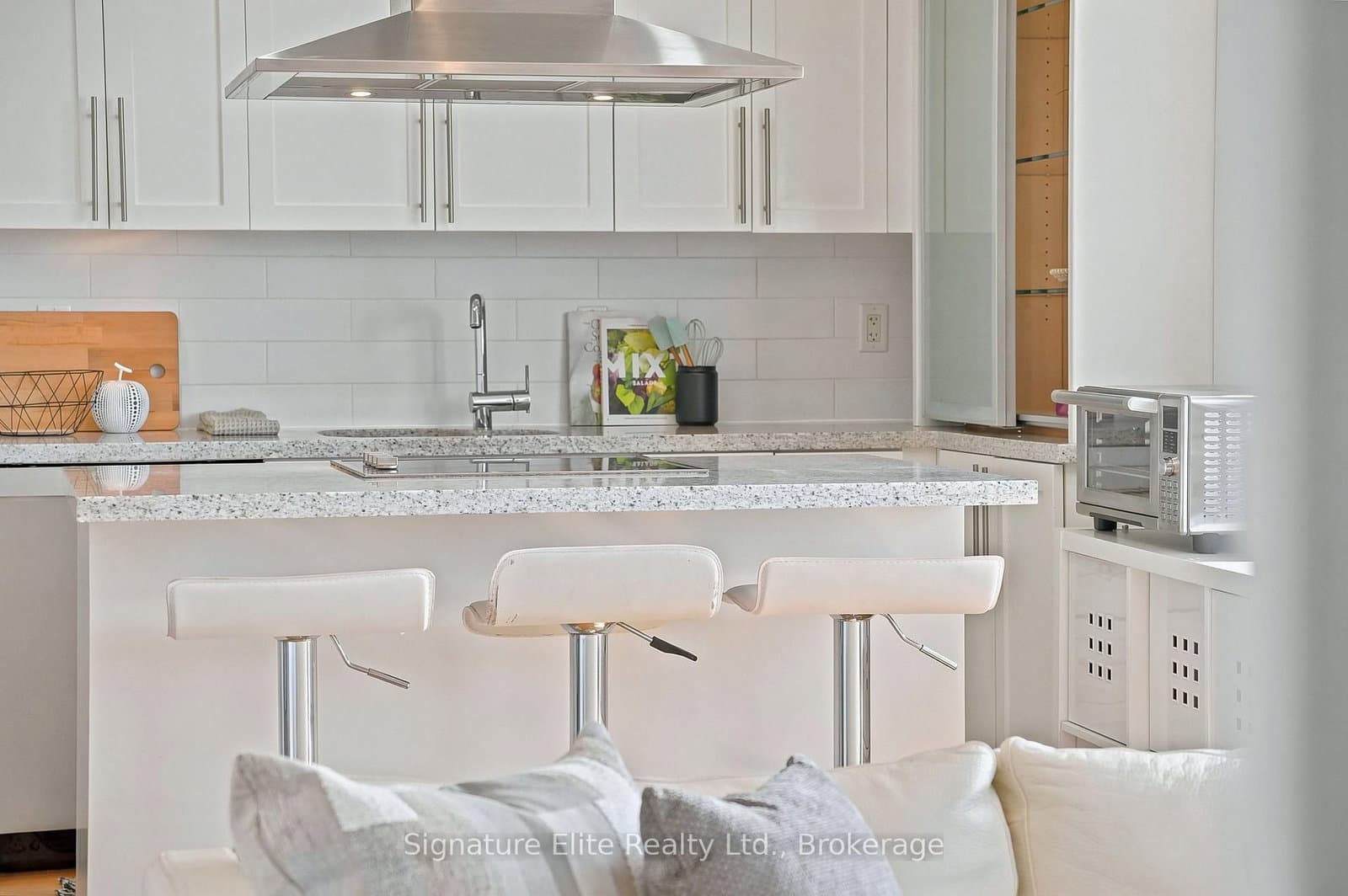 1430 Yonge Street, Unit 902 - Image 6
