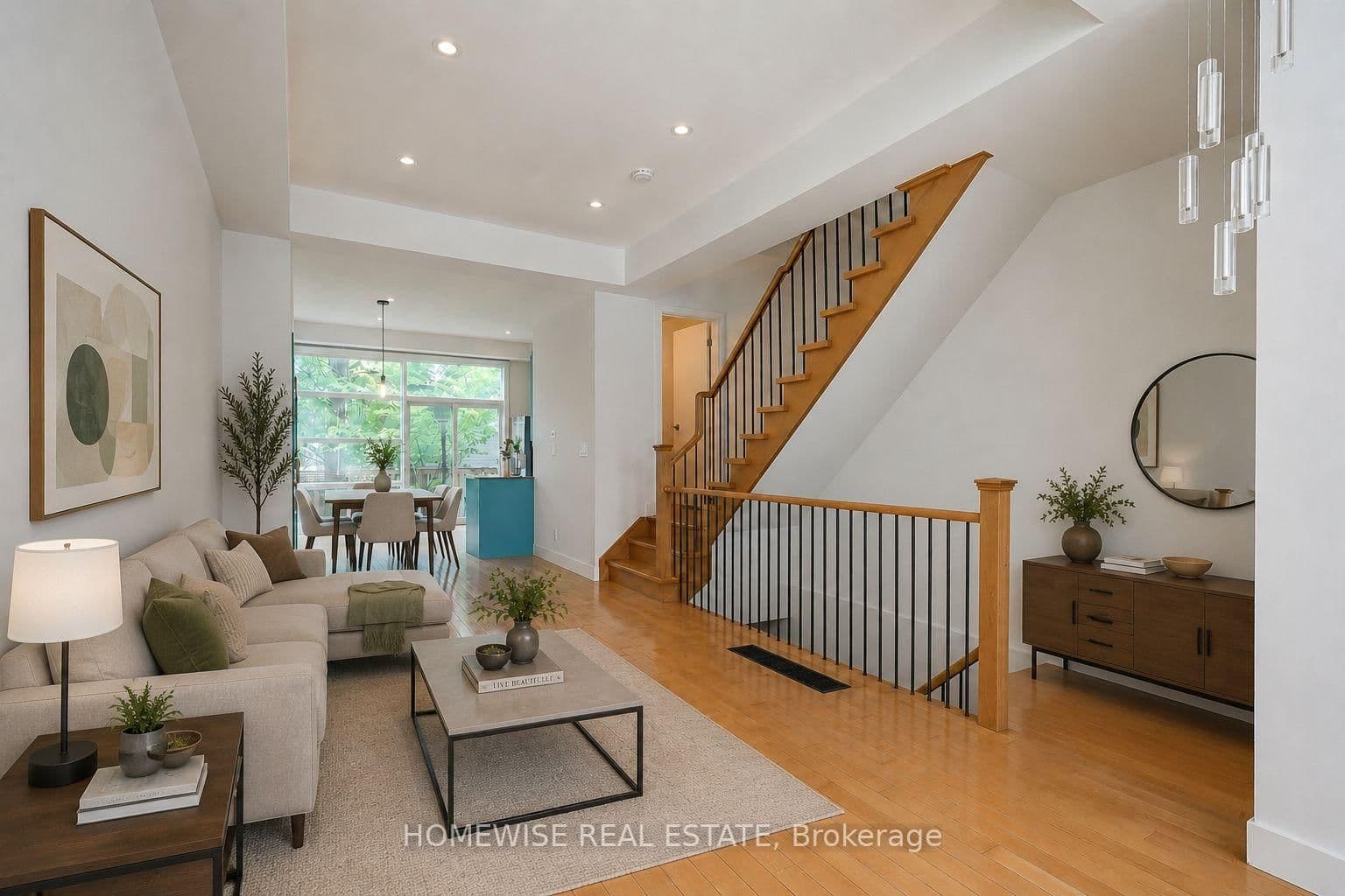 476 E King Street E - Image 1